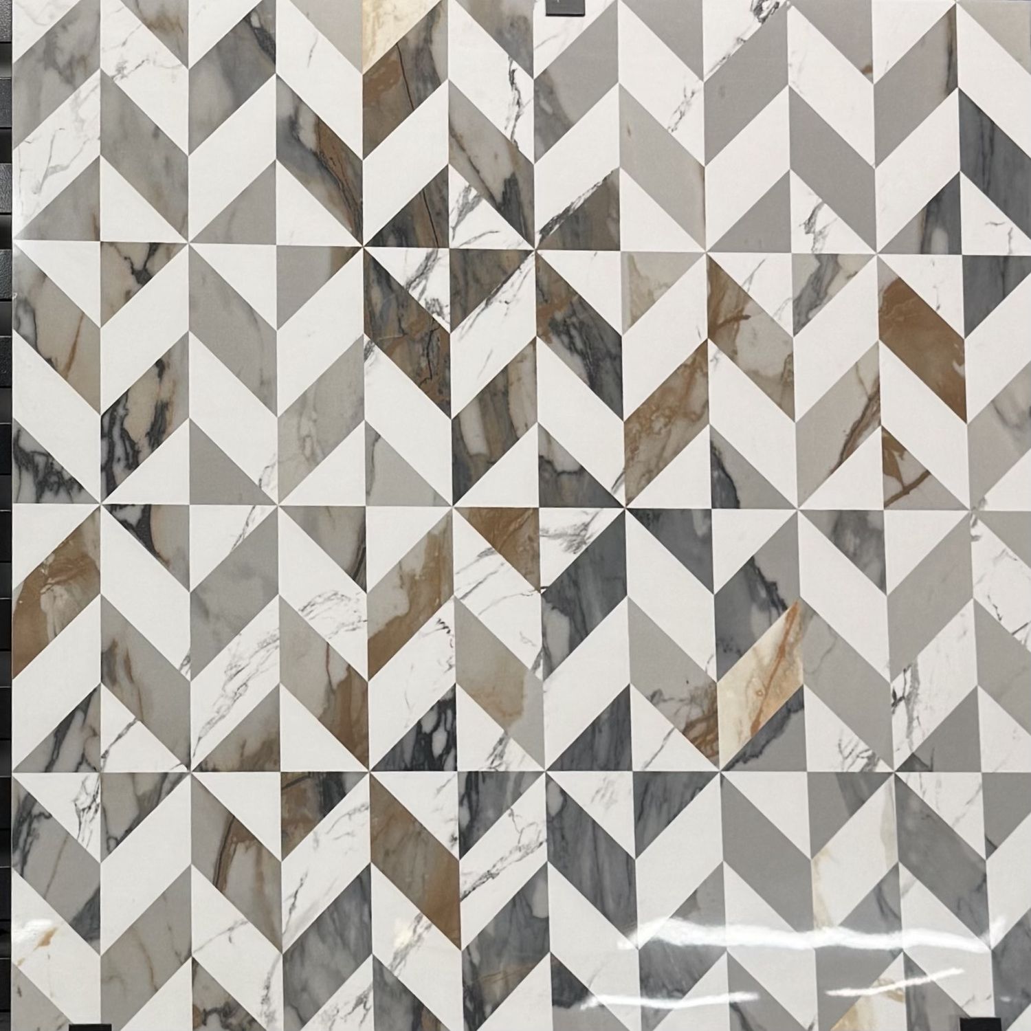 LindMan, Size: 2&#39;x2&#39; purchase less than 1100 sqft