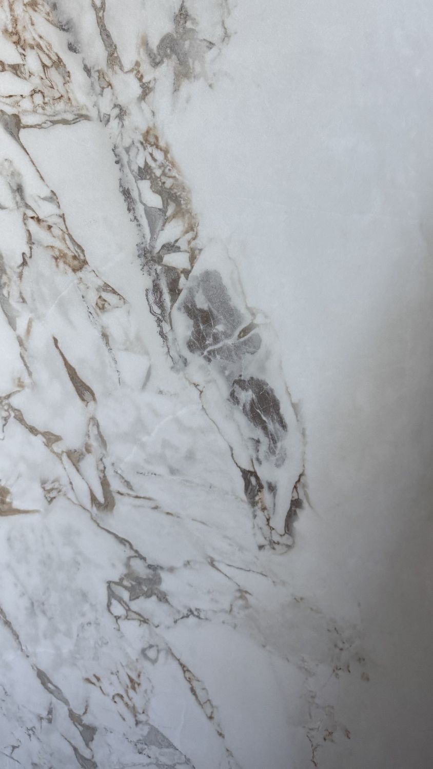 VIKUNA WHITE, Size: 2&#39;x4&#39; purchase less than 1100 sqft