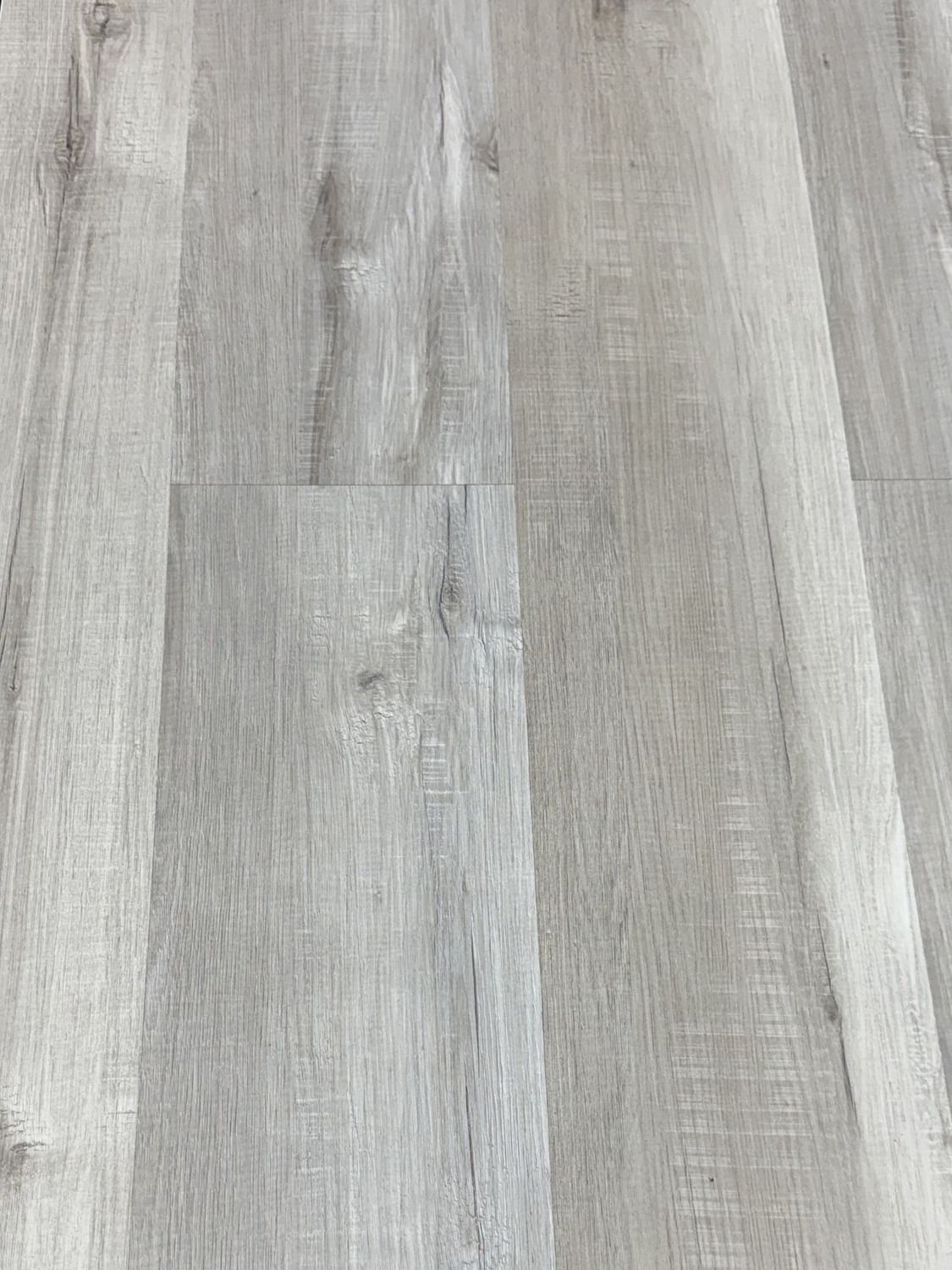 HUNTER 7mm Vinyl Flooring 1524x227.5x7mm (5+2mm) 22.39sf/box, Size: Purchase less than 1100 sqft
