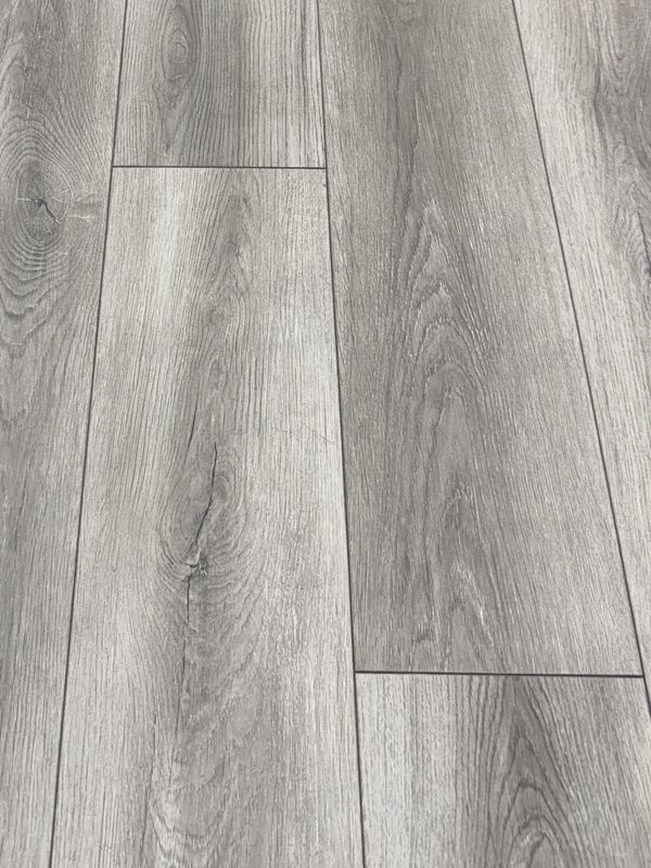 MARS 12.3mm Laminate Flooring Aqua Seal Technology 1215x195mm 20.40sf/box