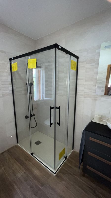 ¿Ya tienes tu mampara de baño y necesitas que la instalemos?