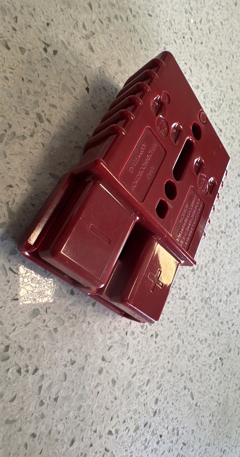 175AMP HOUSING TWIN RED