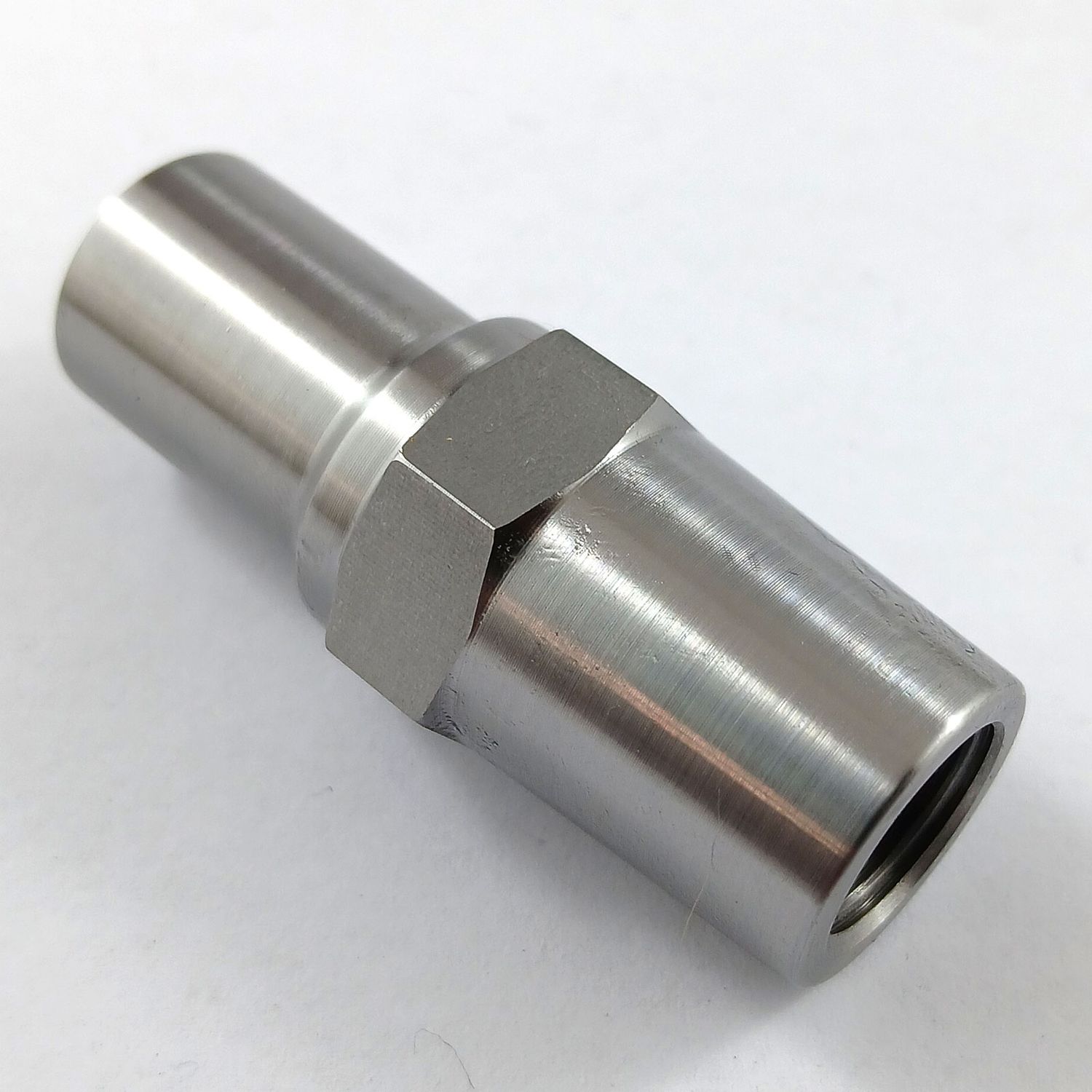 1/2" UNF Weld In Bung for 3/4" OD Tube -Right Hand Thread with Hex