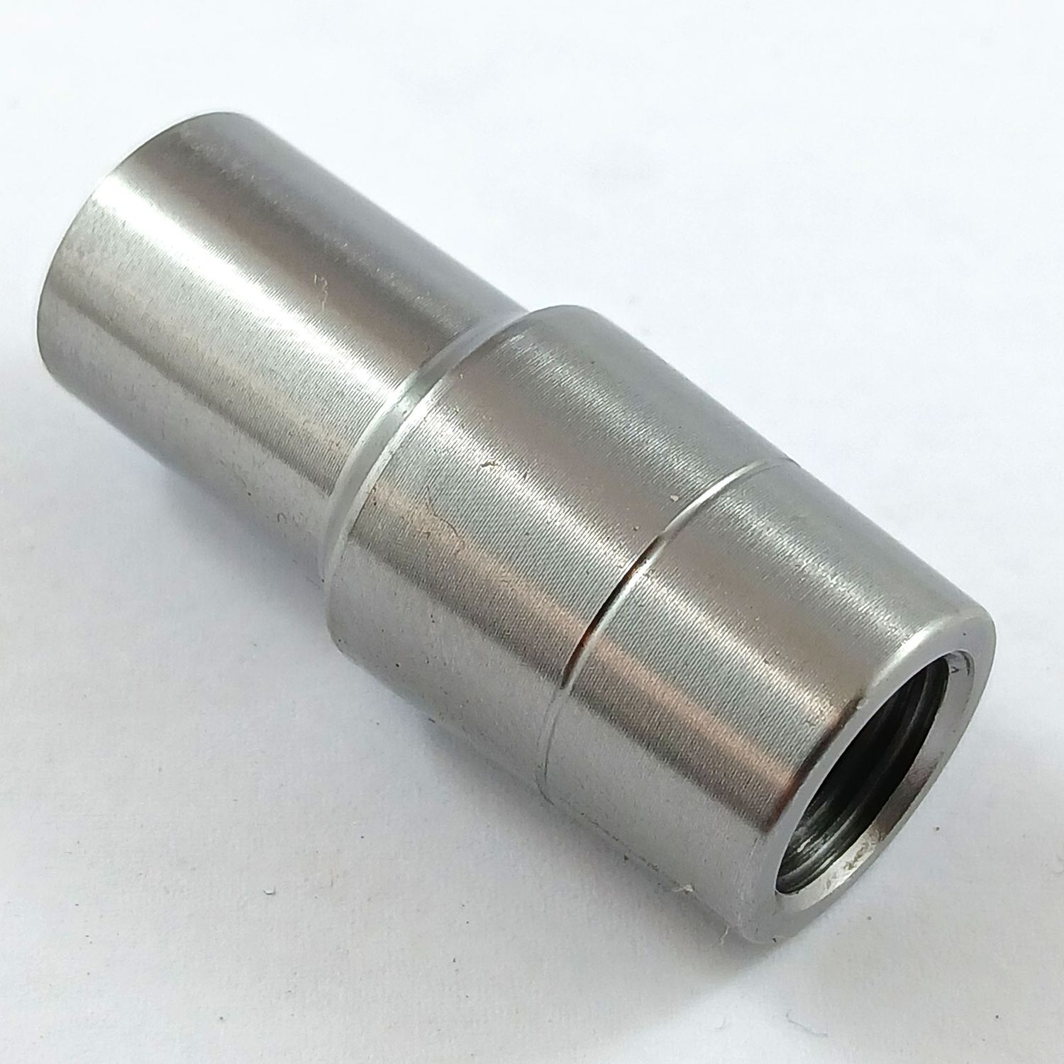 1/2" UNF Weld In Bung for 3/4" OD Tube - Left Hand Thread
