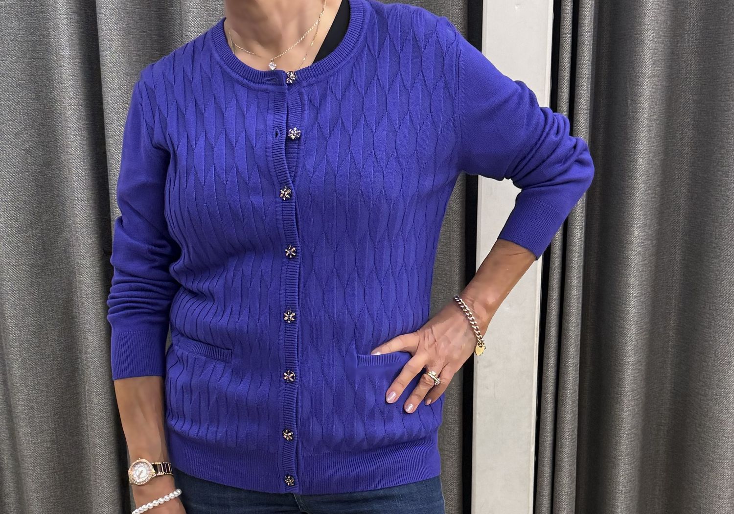 LUMBER WITH FRONT DESIGN CARDIGAN