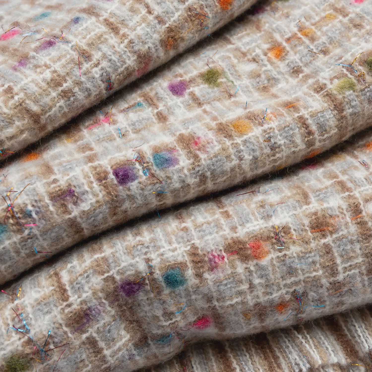 Women&#39;s Woven Scarf with Metallic Yarn and Fringe Edges - Oatmeal