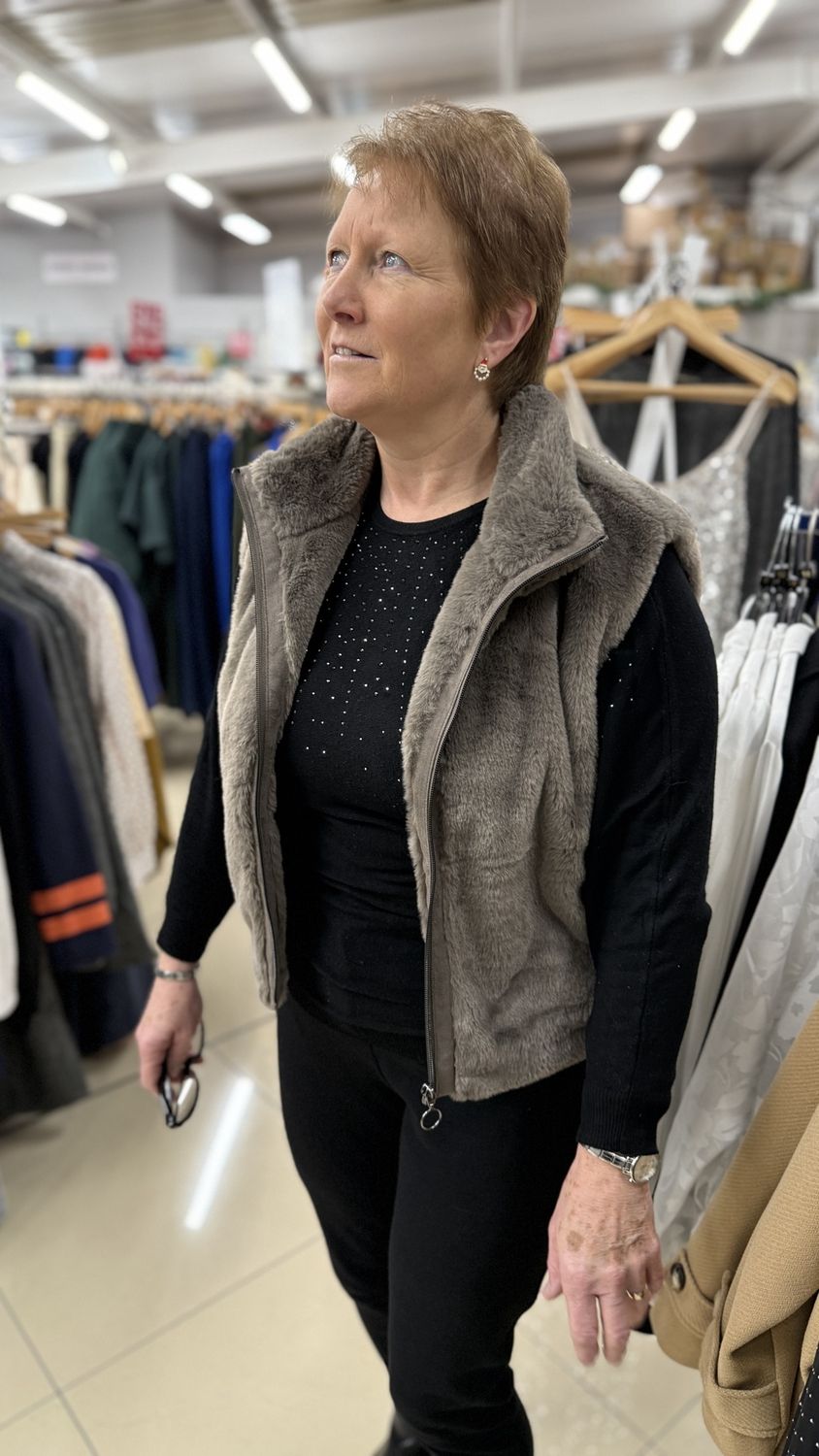 Plush Zipped Gilet - Brown