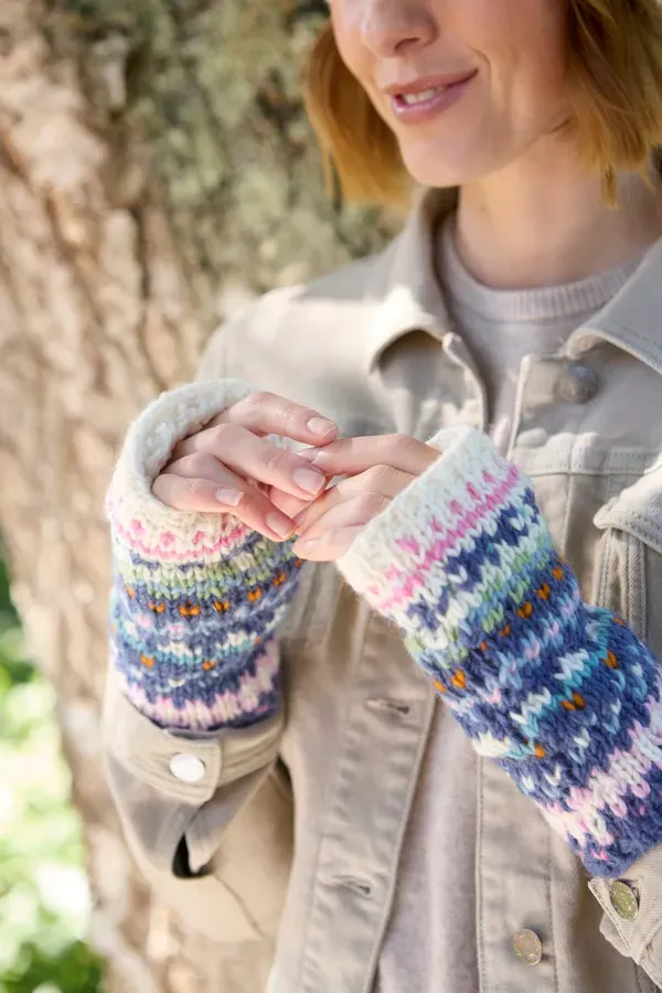 Alaska Handwarmer Cream/Denim