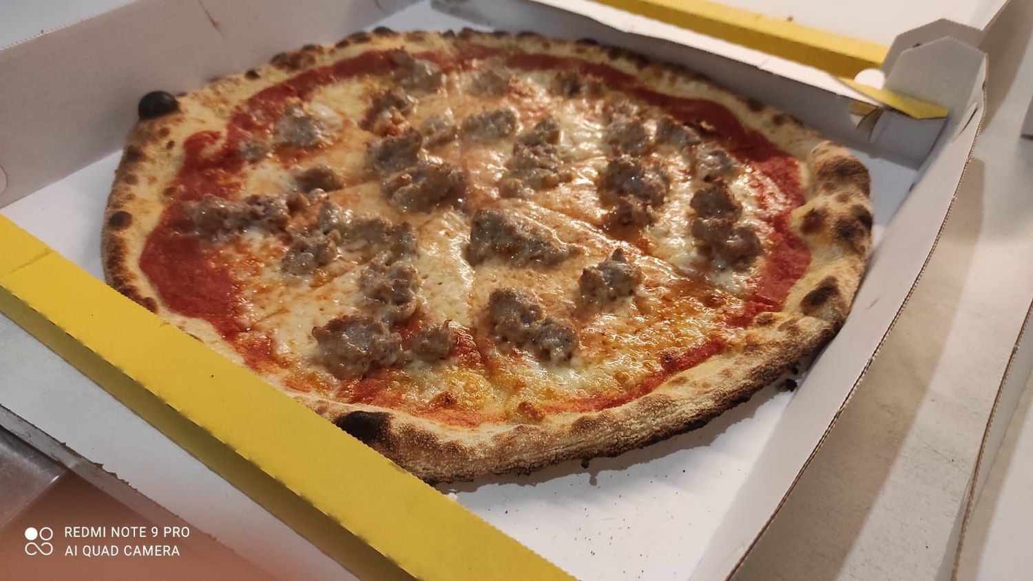 PIZZA SALSICCIA