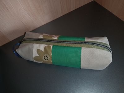 Trousse "verte-fleur"