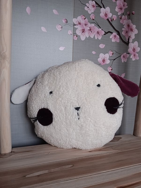 Coussin "lapin-cœur"