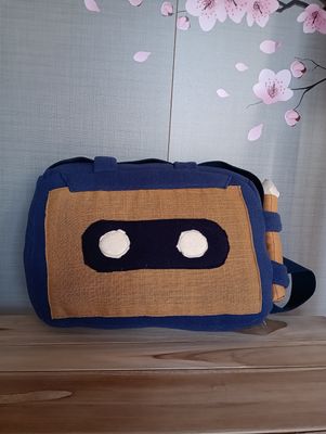 Coussin "K7 et crayon"