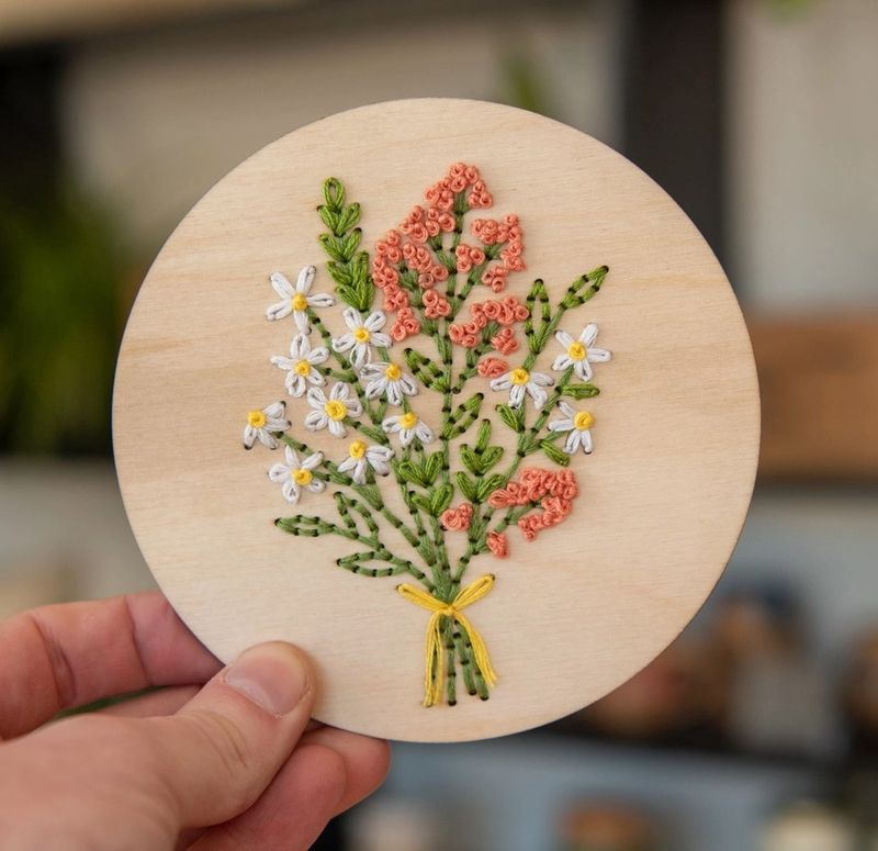 Daisy Bouquet Embroidery Kit