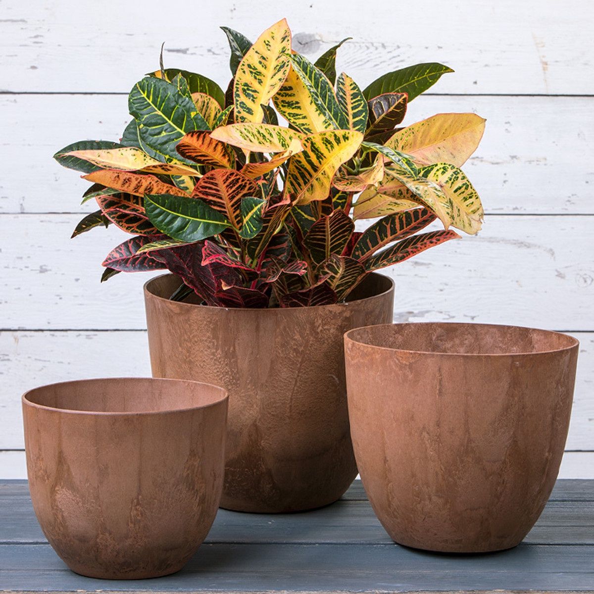 Fiji Round Planter 15"