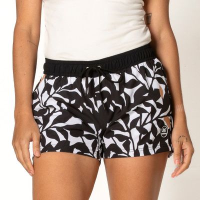 Tropical Vibes Women's Shorts - Stylish Leaf Print with Quick-Dry Fabric for Summer Fun
