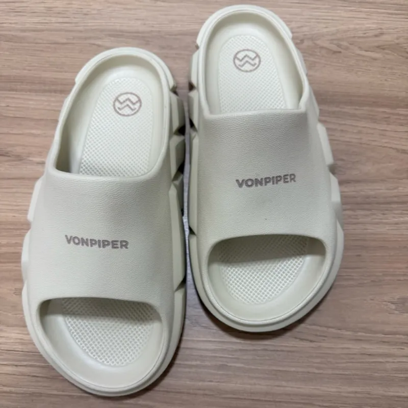 Comfy Off-White Square Cloud Slides for Everyday Use