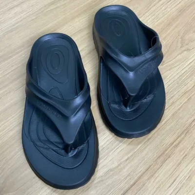 Classic Black Cloud Slippers - Your Go-To Comfy Footwear