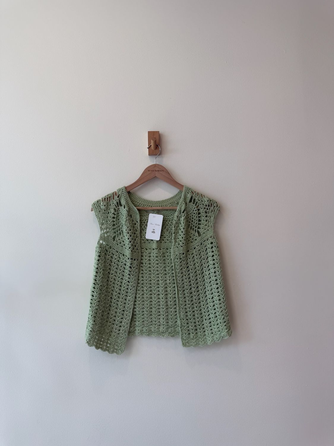 1A3 - Mint Green Sleeveless Cardigan  90s 