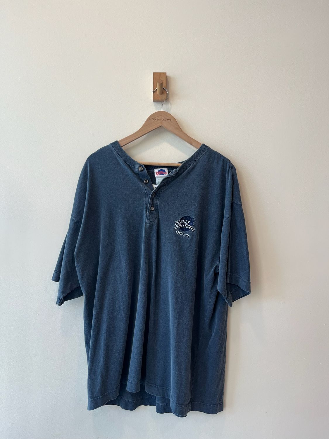 1A4 - Planet Hollywood Henley Tee 90s 