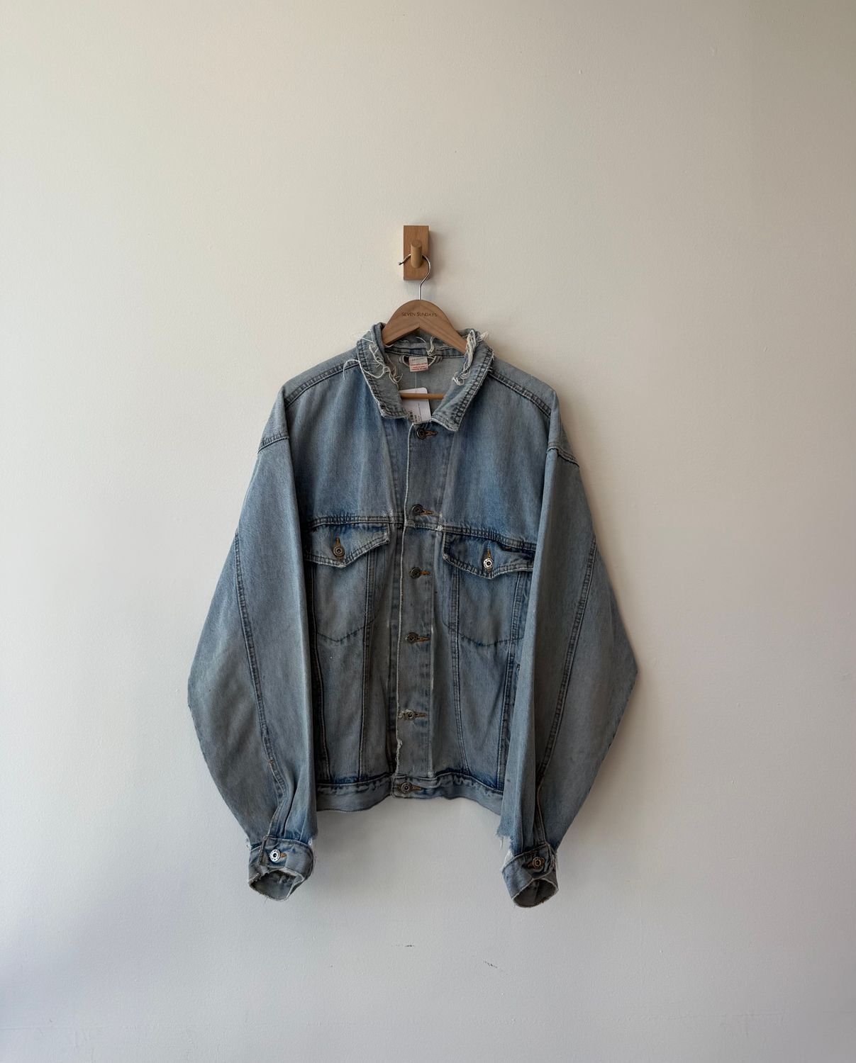 1A6 - Distressed Light Wash Blue Denim Jkt 90s