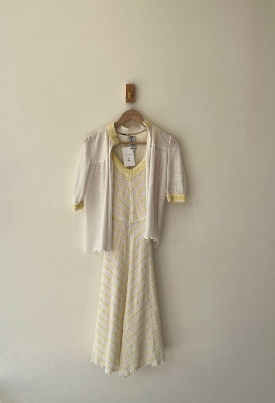 1A6 - Yellow Applique Crochet Dress 90s  