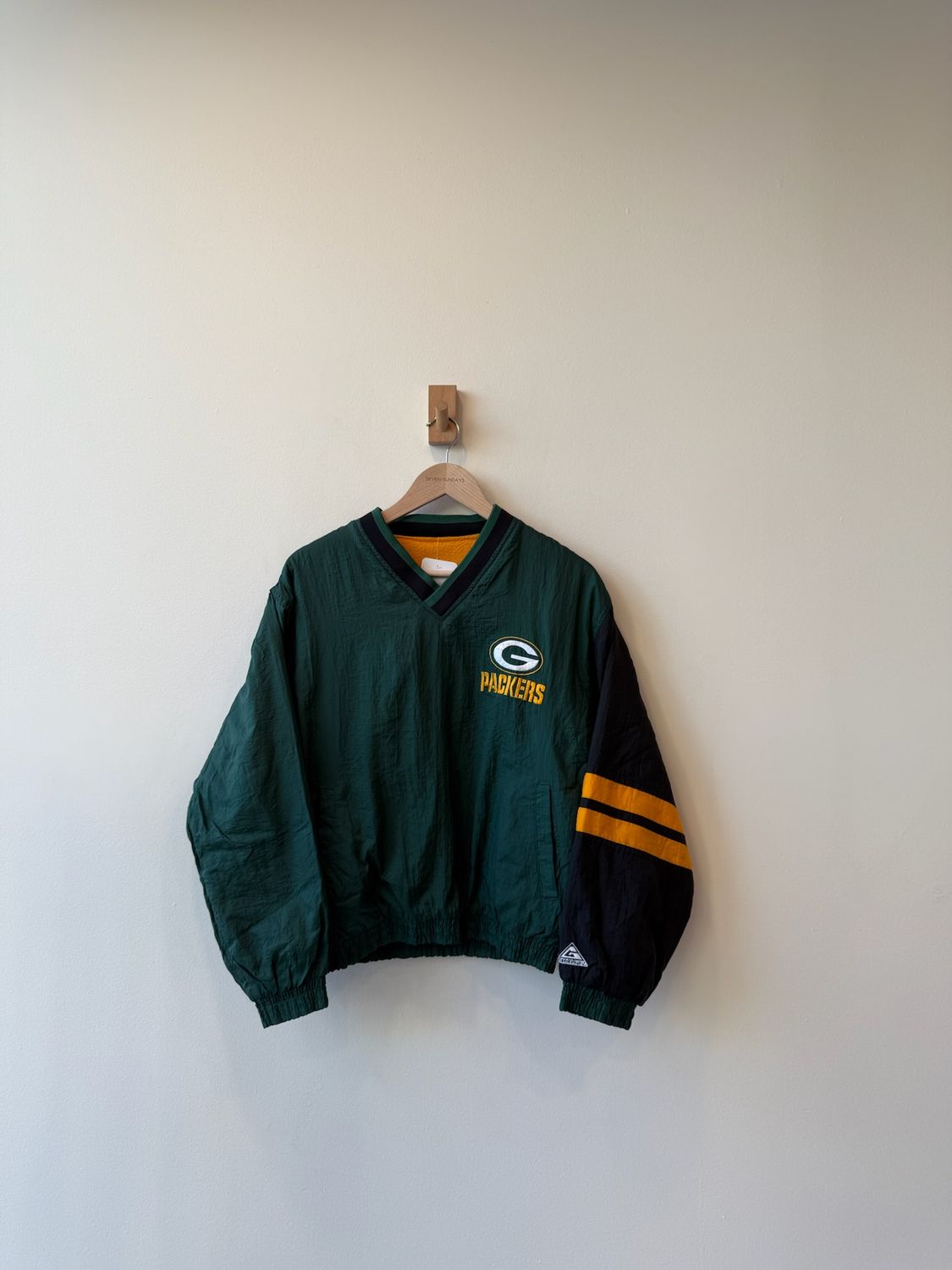 1A6 - Green Bay Packers Nylon V Neck Pullover 90s