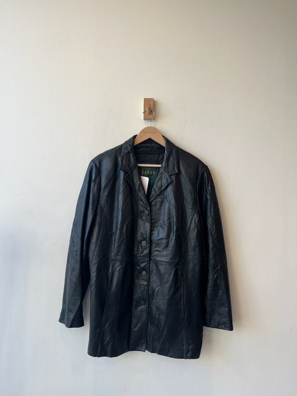 1A7 - Danier Blk Leather Button Jkt 90s