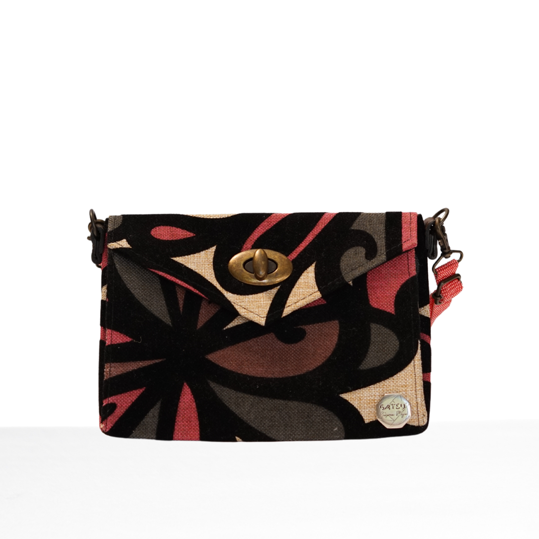 HIKARU – Black and Coral Print