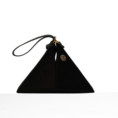 QUASAR – Solid Black