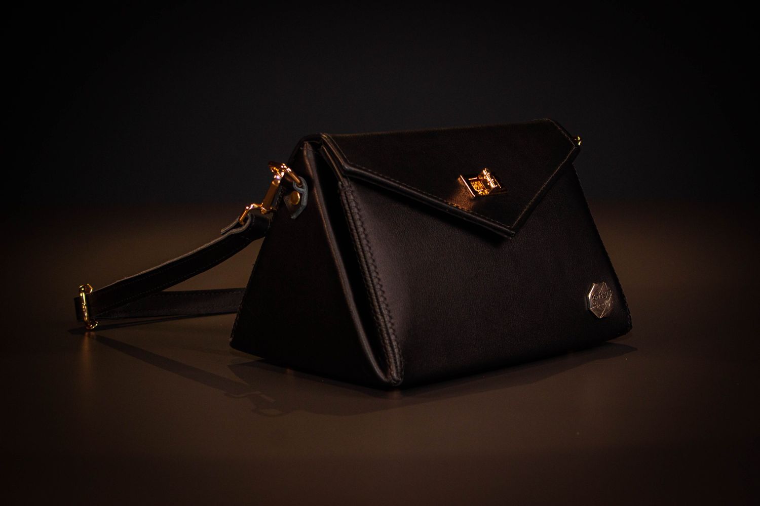 Hikaru black leather