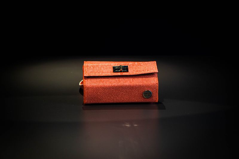 HANAMI - CUERO CORAL CON TEXTURA