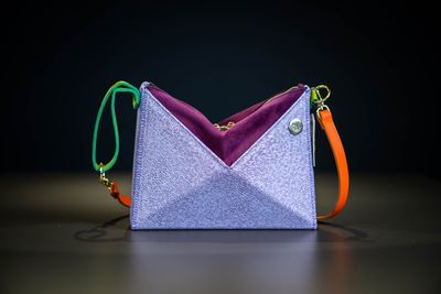 QUASAR - CUERO CON TEXTURA LILA