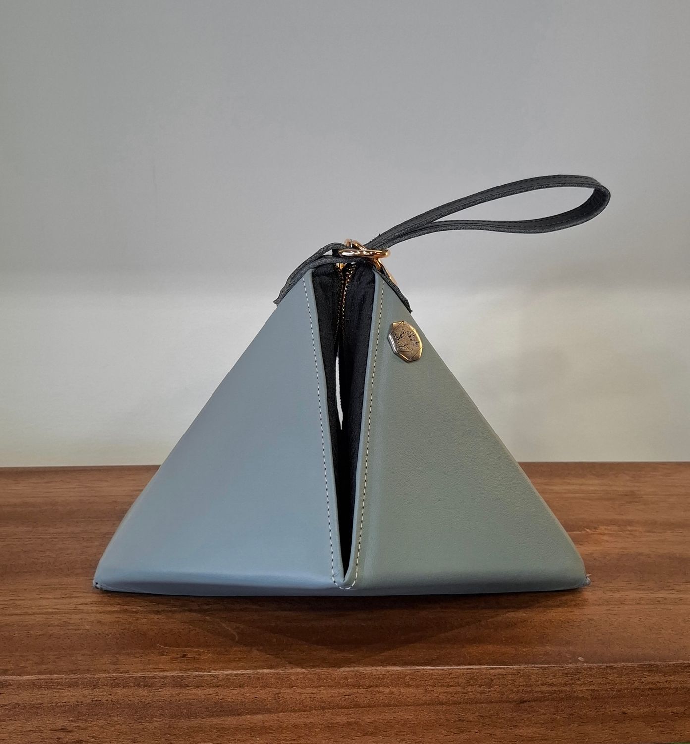 QUASAR- GREY LEATHER