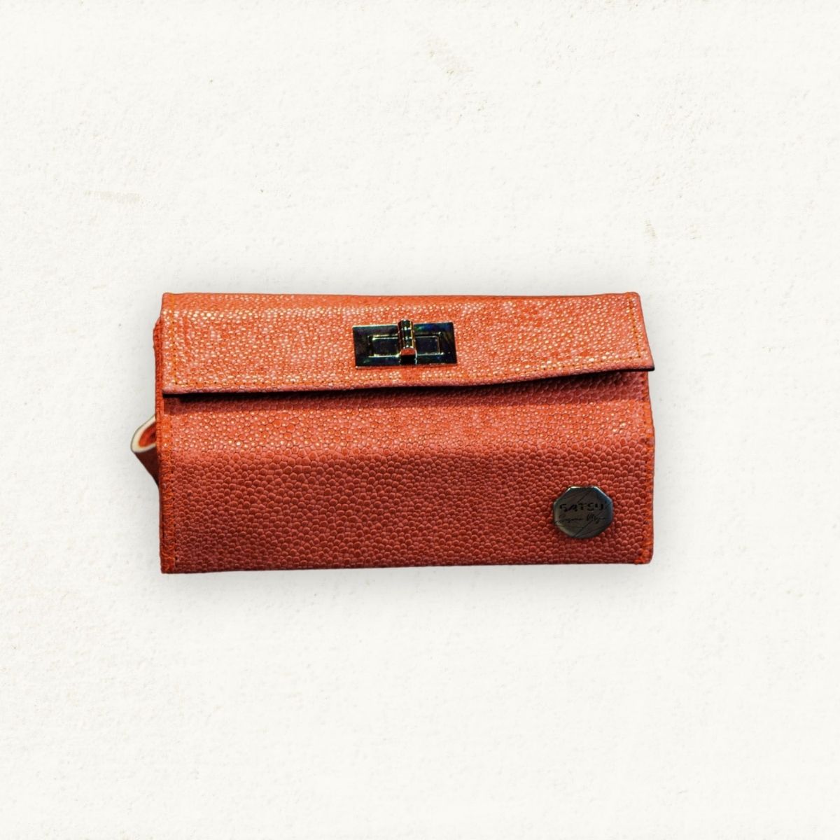 HANAMI - CUERO CORAL CON TEXTURA