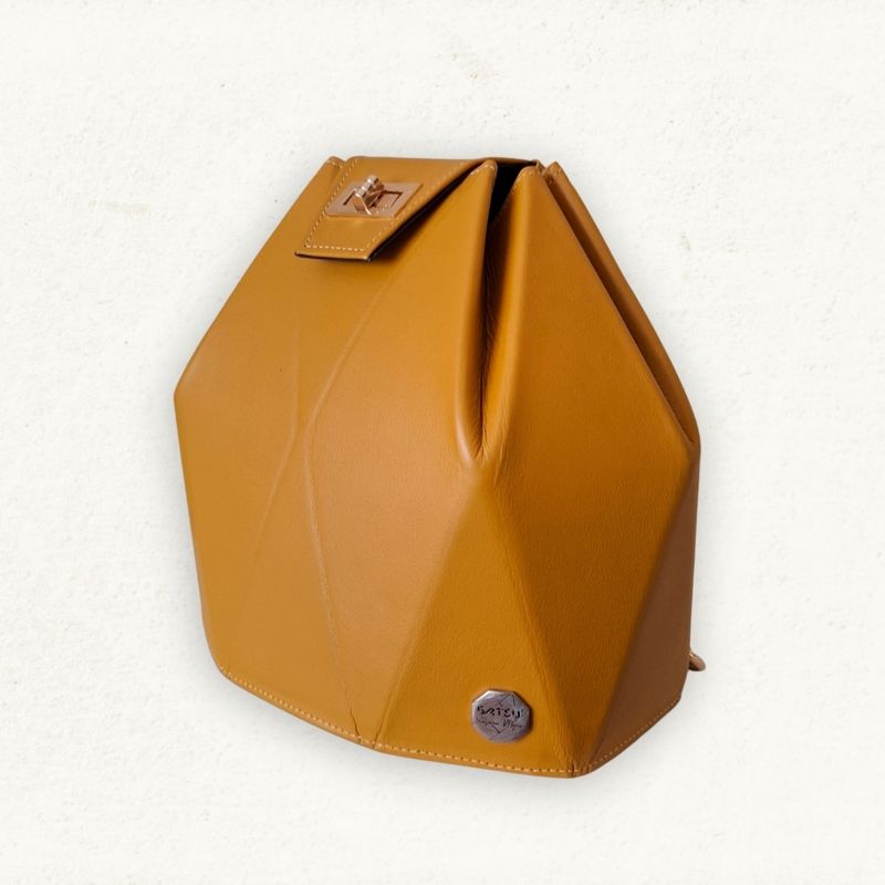 KOKORO BACKPACK CUERO MOSTAZA
