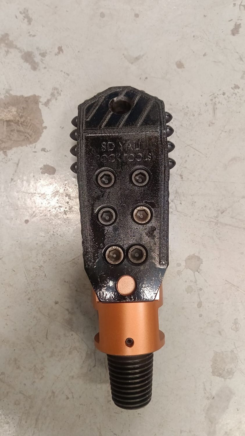 PART CODE: 1092031 NC23 YALI SHOE BIT ASSY WITH ADAPTER WITH MALE THREAD 140 MM