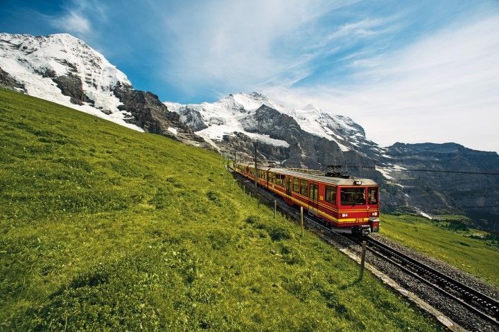 SUISSE  - PANORAMIC PRESTIGE  - CIRCUIT DE 6 JOURS AVEC TRAINS PANORAMIQUES