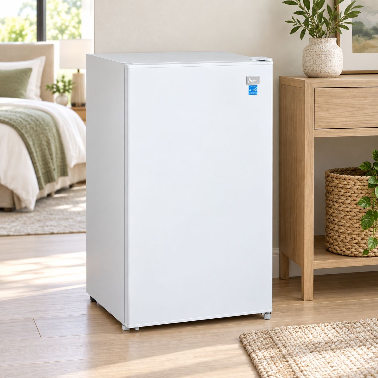 AVANTI 3.3 Cu. Ft. Compact Refrigerator with Adjustable Glass Shelves, Chiller Compartment and Reversible Door – White (RM3306W)