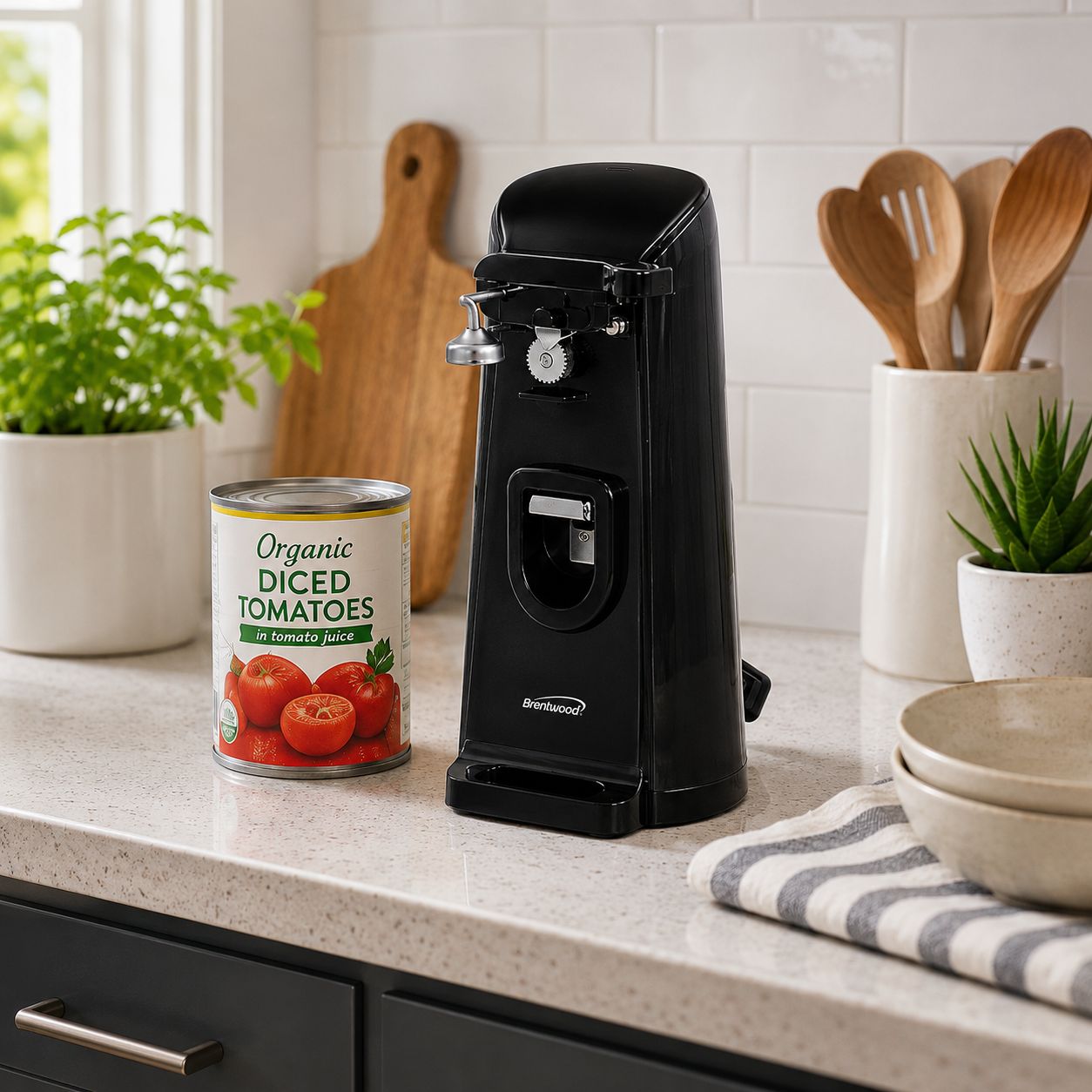 Brentwood Tall Electric Can Opener 3-in-1 with Bottle Opener &amp; Knife Sharpener Black/Gray 80W (J-30B)