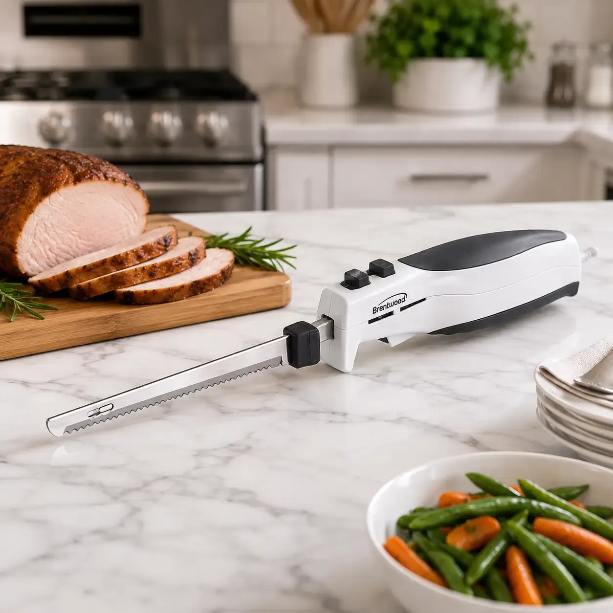 Brentwood 7-Inch Electric Carving Knife with 110W Motor, Fully Serrated Stainless-Steel Blades, Ergonomic Handle, White (TS-1010)