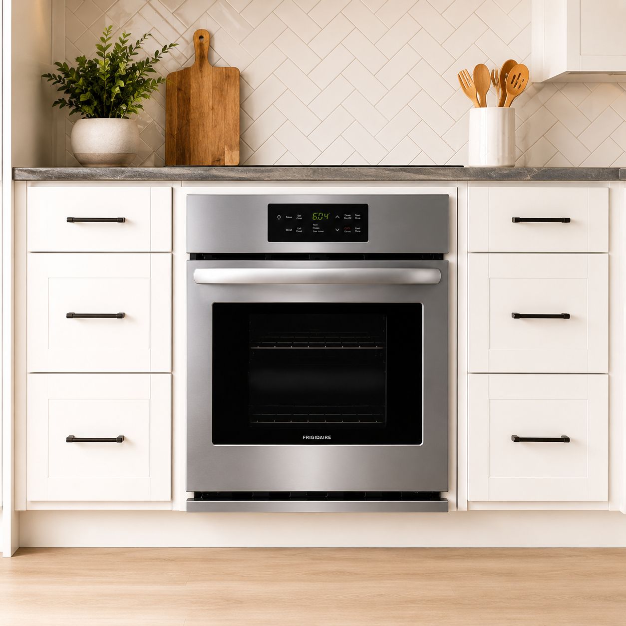 Frigidaire 24" Built In Single Electric Wall Oven in Stainless steel