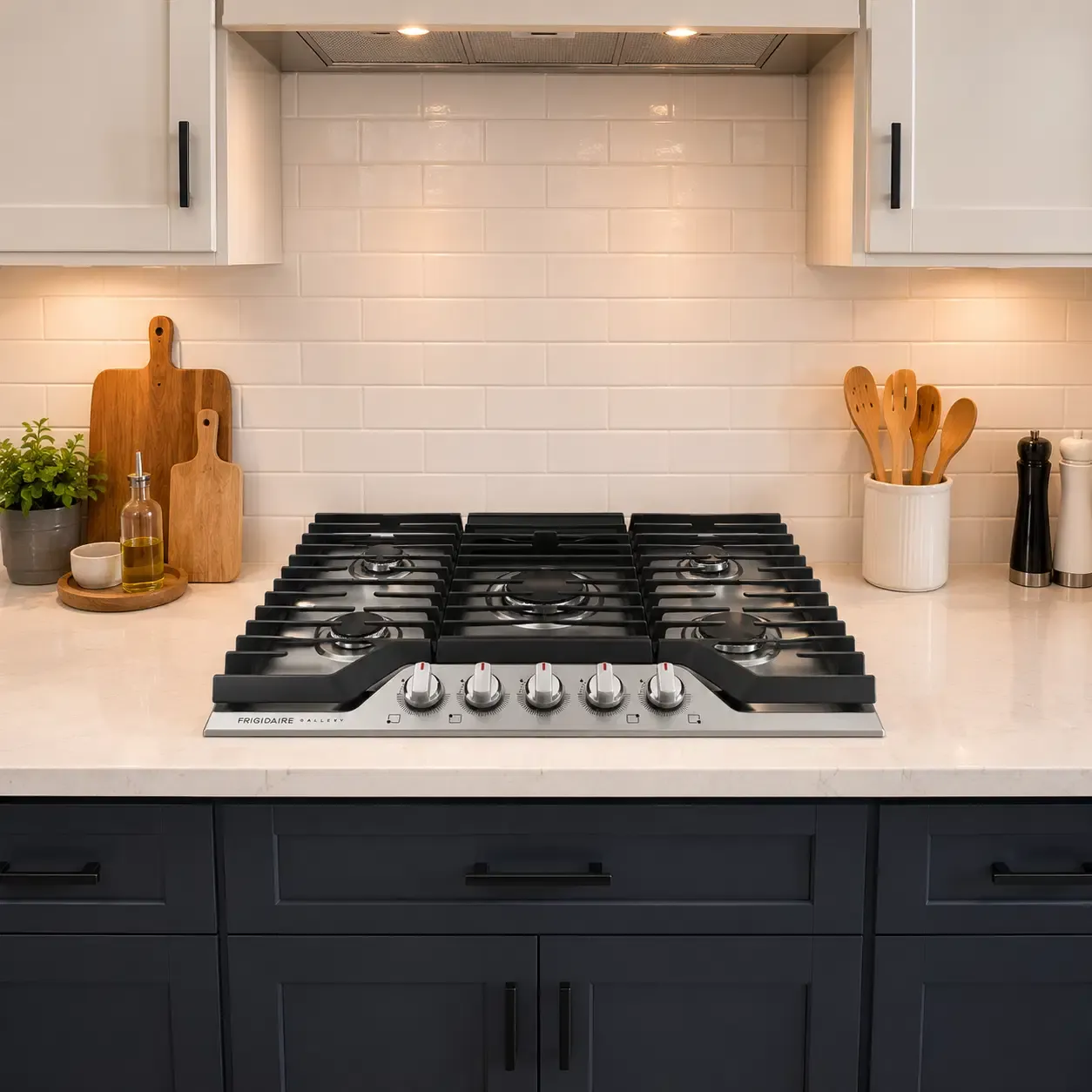Frigidaire Gallery 30" Gas Cooktop with 5 Sealed Burners, 18,000 BTU Quick Boil, Continuous Cast Iron Grates, Stainless Steel (GCCG3048AS)