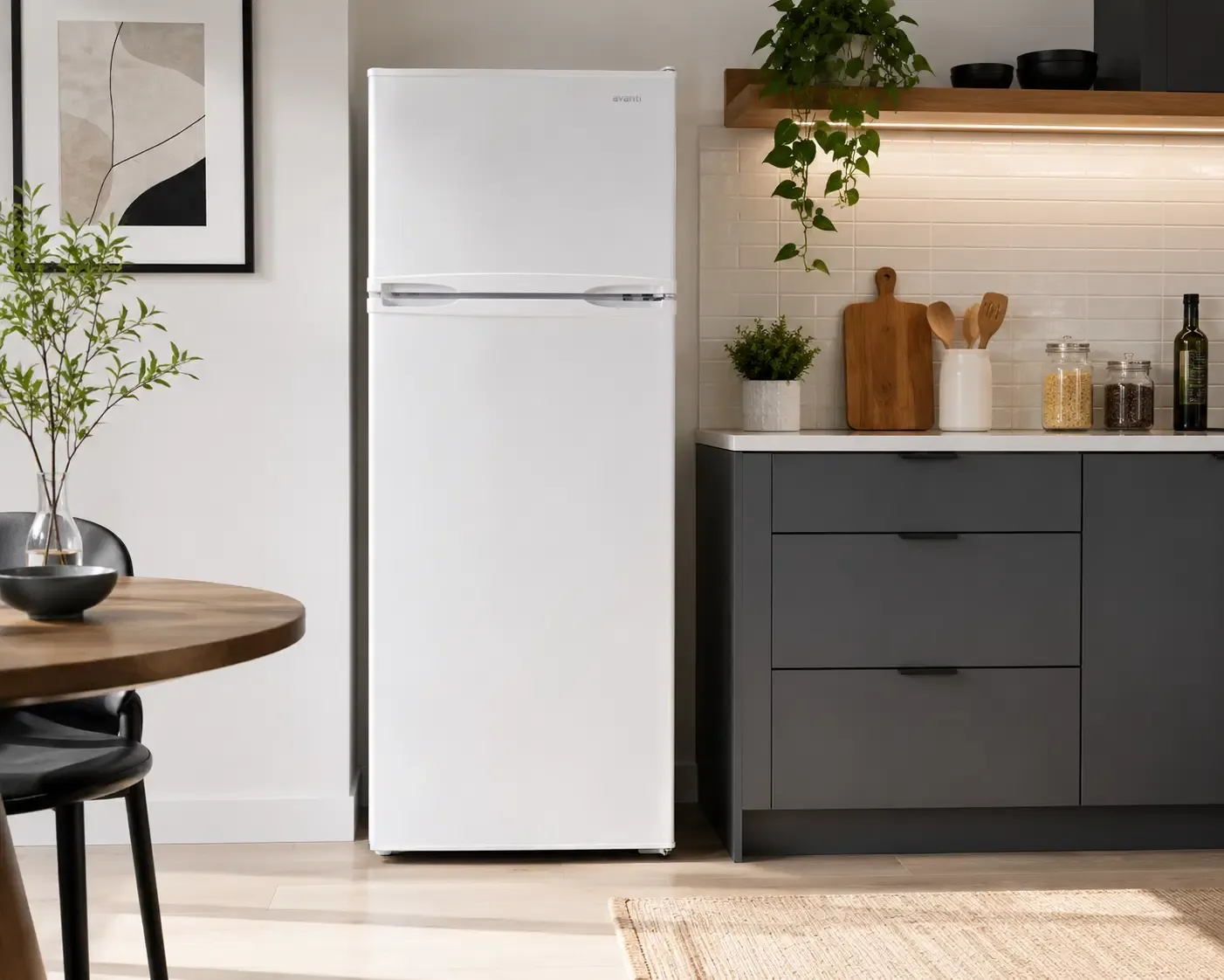 Avanti Apartment-Size Top Freezer Refrigerator, 7.5 Cu. Ft., Energy Star Certified, Adjustable Glass Shelves, Reversible Doors, White (RA7501BW)