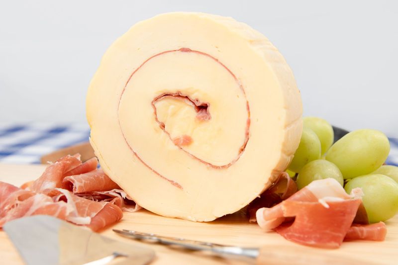 Mozzarella con Jamón Serrano