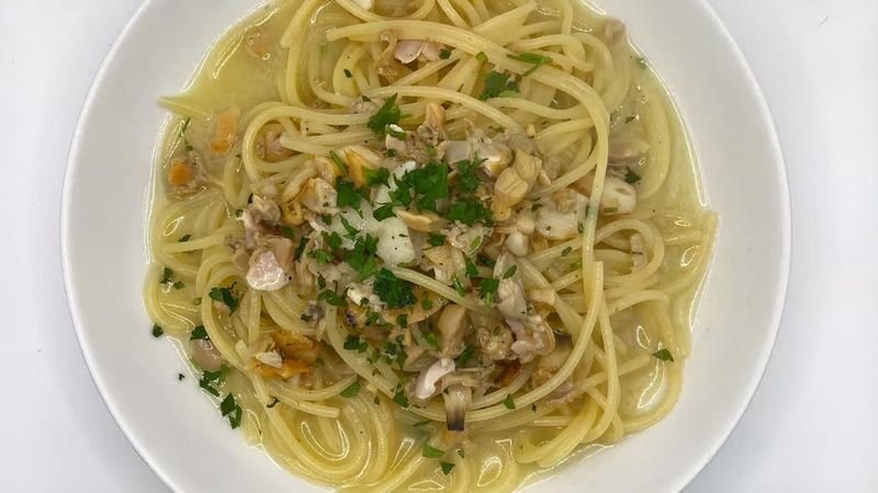Spaghetti and Clam Sauce