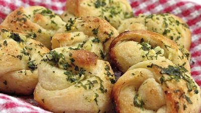 12 Garlic Knots
