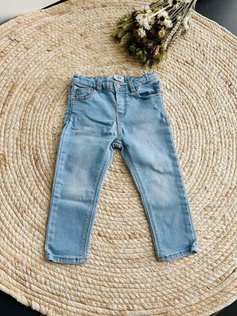 Broek Zara. Maat 86 Broek Zara. Maat 86
