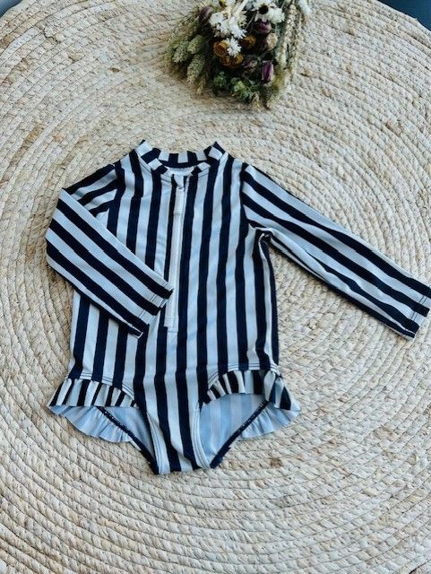 Zwempak met mouwen H&M. Maat 74 Zwempak met mouwen H&M. Maat 74