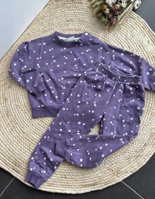 Jogging Ekskimo. Maat 104 Jogging Ekskimo. Maat 104