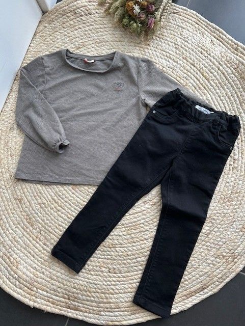 Broek Name It en longsleeve non merk. Maat 98 Broek Name It en longsleeve non merk. Maat 98